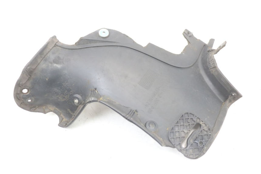 photo de CACHE CHASSIS LATERAL DROIT BMW C1 125 (2000 - 2003)