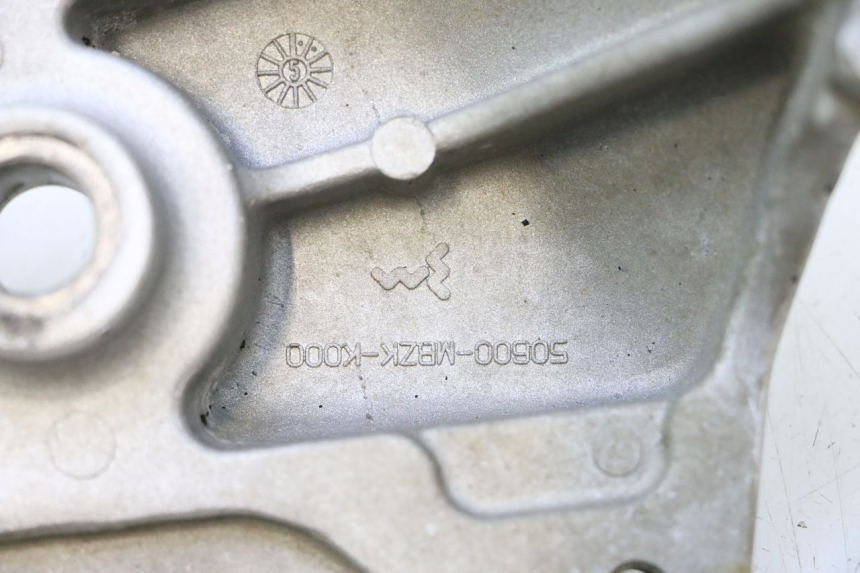 photo de CACHE CHASSIS LATERAL DROIT HONDA CB F HORNET 600 (2005 - 2006) - Autre angle de vue
