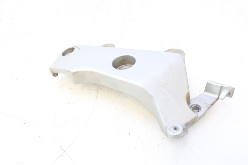 photo de CACHE CHASSIS LATERAL DROIT HONDA CB F HORNET 600 (2005 - 2006) - Points de fixation