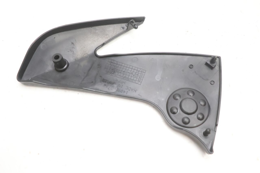 photo de CACHE CHASSIS LATERAL DROIT KAWASAKI ER-6 ER6 N 650 (2005 - 2009) - Points de fixation