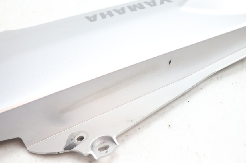 photo de CACHE CHASSIS LATERAL DROIT YAMAHA FJR 1300 (2001 - 2005) - Zoom état d’usage