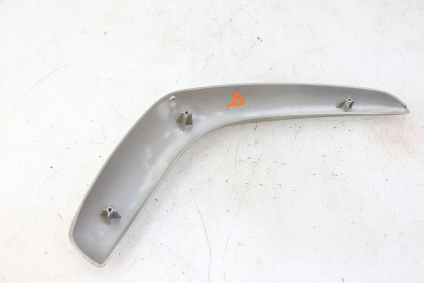 photo de CACHE CHASSIS LATERAL DROIT PIAGGIO FLY 2T 50 (2004 - 2017)