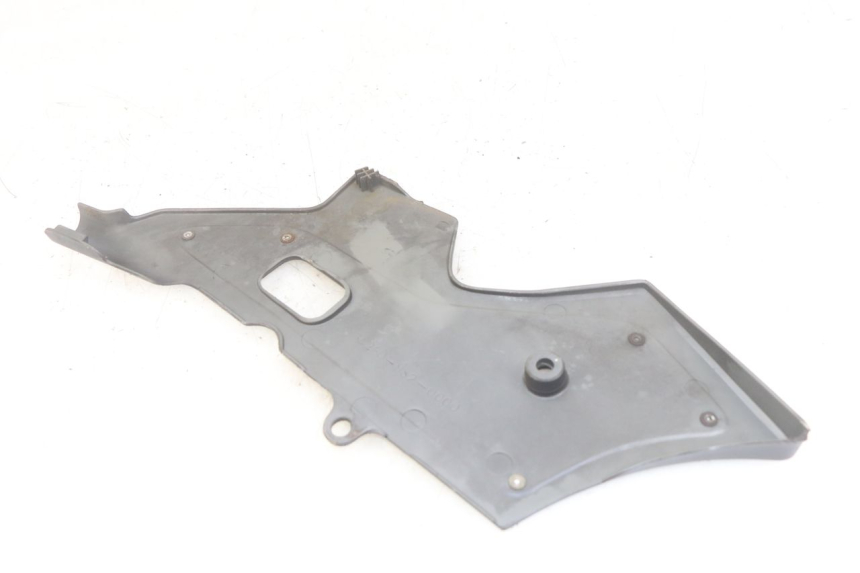 photo de CACHE CHASSIS LATERAL DROIT HONDA CBR F SC25 1000 (1989 - 1992)