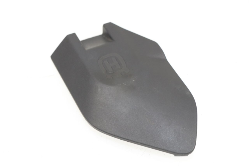 photo de CACHE CHASSIS LATERAL DROIT HUSQVARNA SVARTPILEN 701 690 (2019 - 2020)