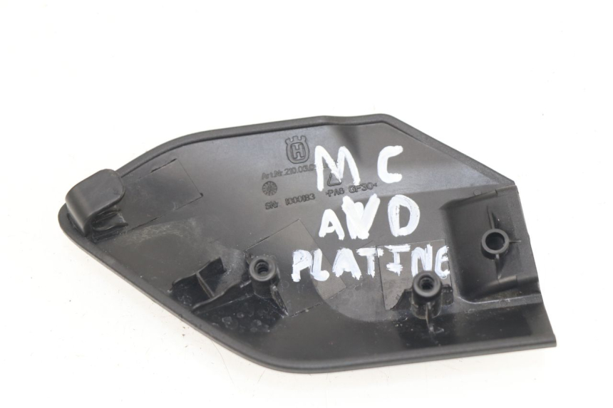 photo de CACHE CHASSIS LATERAL DROIT HUSQVARNA SVARTPILEN 701 690 (2019 - 2020)