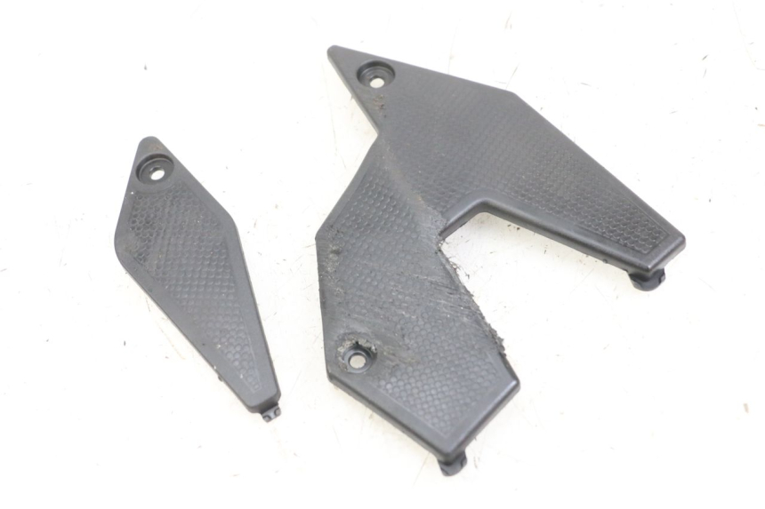 photo de CACHE CHASSIS LATERAL DROIT KAWASAKI VERSYS ABS 650 (2015 - 2018)