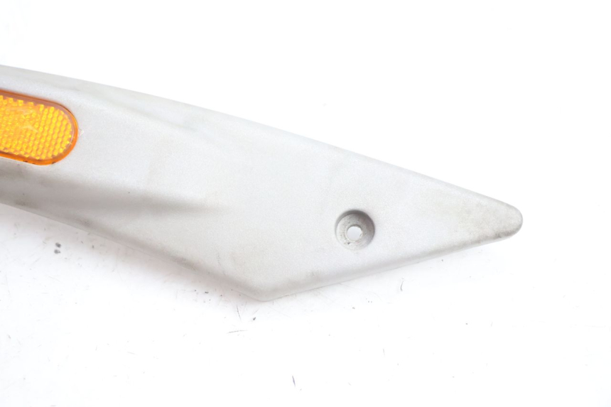 photo de CACHE CHASSIS LATERAL DROIT PIAGGIO LIBERTY 125 (1998 - 2008) - Autre angle de vue