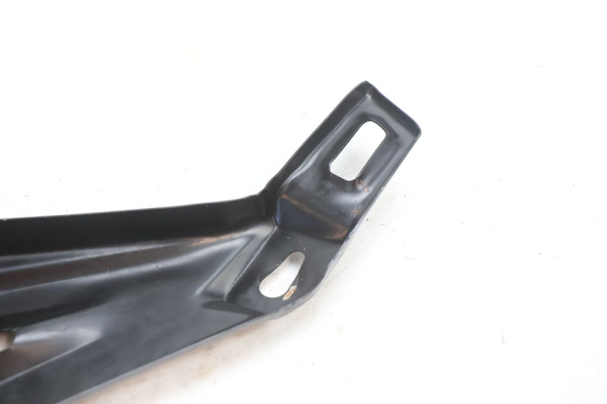 photo de CACHE CHASSIS LATERAL DROIT YAMASAKI STREET 50 (2013 - 2018) - Points de fixation