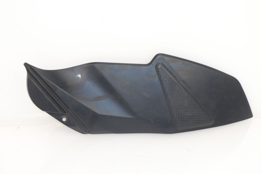 photo de CACHE CHASSIS LATERAL DROIT SUZUKI GSR 750 (2011 - 2017)