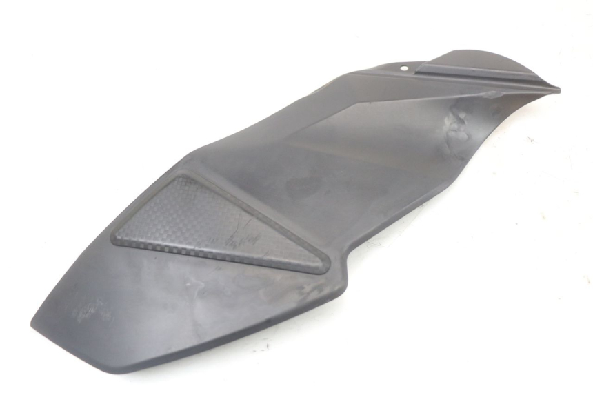 photo de CACHE CHASSIS LATERAL DROIT SUZUKI GSR 750 (2011 - 2017)