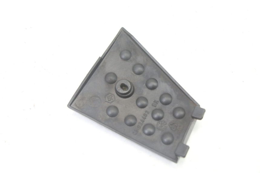 photo de CACHE CHASSIS LATERAL DROIT PIAGGIO XEVO - X EVO 125 (2007 - 2016)
