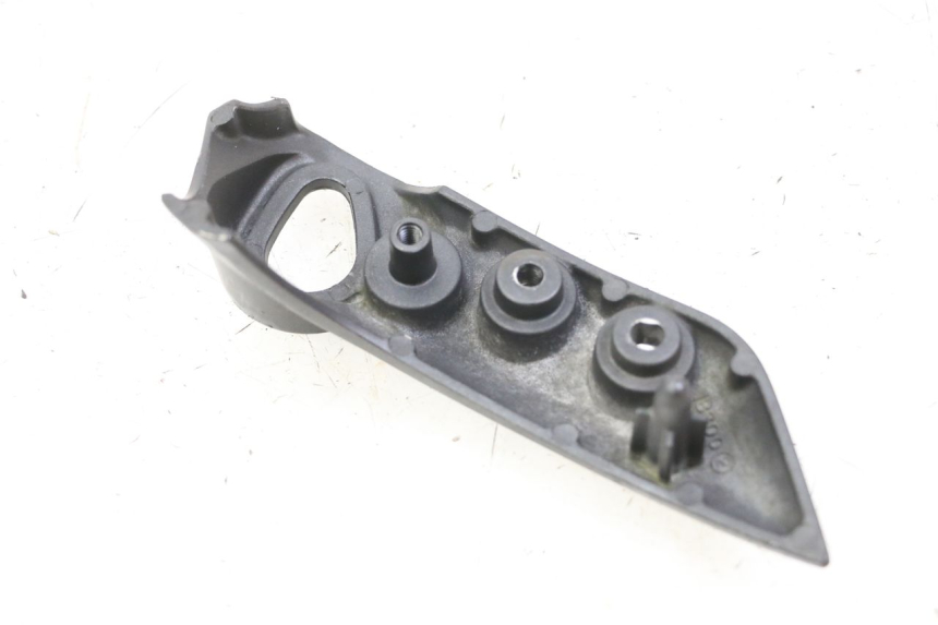 photo de CACHE CHASSIS LATERAL DROIT YAMAHA FZ6 FAZER S2 600 (2007 - 2011)