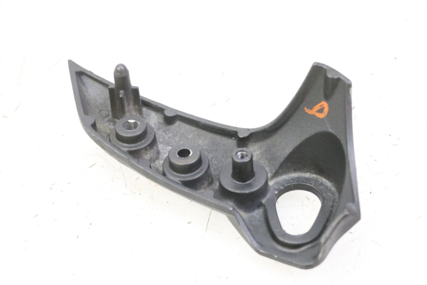 photo de CACHE CHASSIS LATERAL DROIT YAMAHA FZ6 FAZER S2 600 (2007 - 2011)