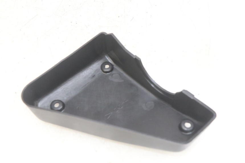 photo de CACHE CHASSIS LATERAL DROIT YAMAHA FZS FAZER 600 (1998 - 2001)