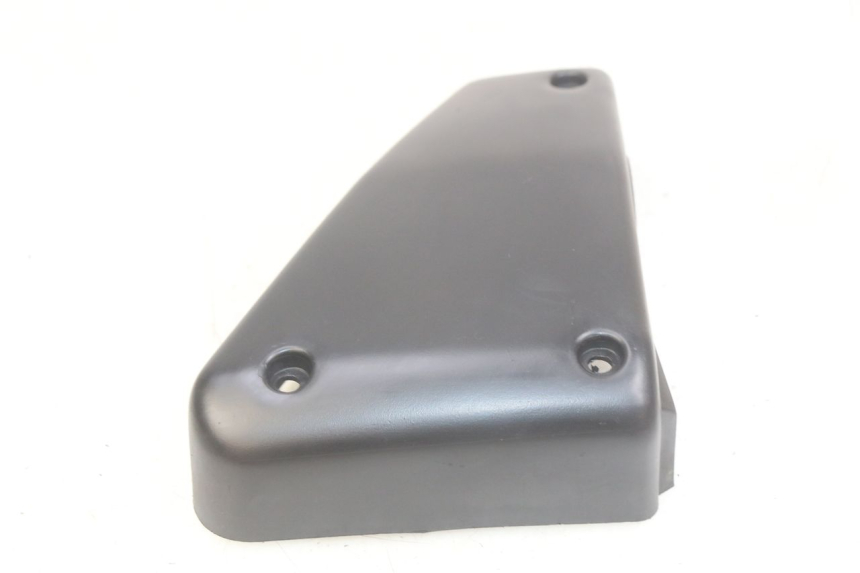 photo de CACHE CHASSIS LATERAL DROIT YAMAHA FZS FAZER 600 (1998 - 2001)