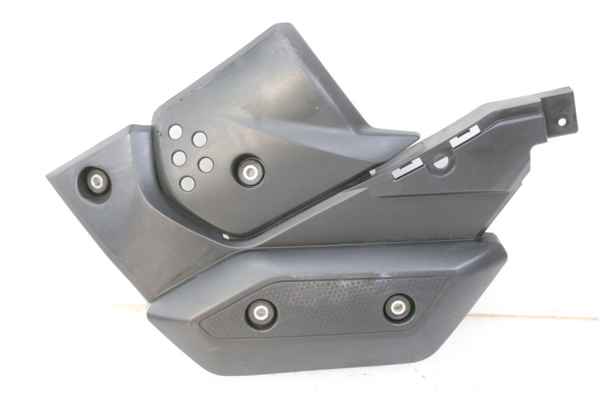 photo de CACHE CHASSIS LATERAL DROIT YAMAHA XJ6 ABS 600 (2008 - 2016)