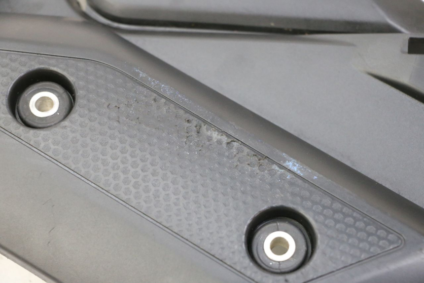photo de CACHE CHASSIS LATERAL DROIT YAMAHA XJ6 ABS 600 (2008 - 2016)