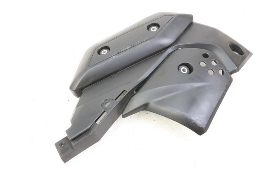 photo de CACHE CHASSIS LATERAL DROIT YAMAHA XJ6 ABS 600 (2008 - 2016)