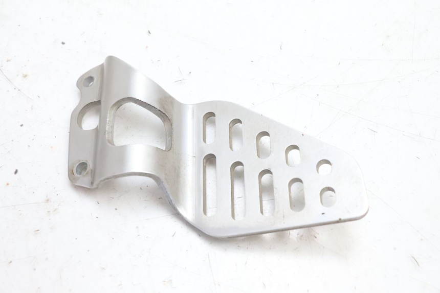 photo de CACHE CHASSIS LATERAL DROIT YAMAHA YZF R6 600 (2008 - 2009) - Autre angle de vue