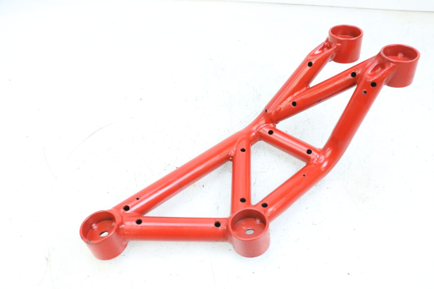 photo de CACHE CHASSIS LATERAL GAUCHE MAG POWER BOMBERS 4T 50 (2016 - 2026) - Points de fixation