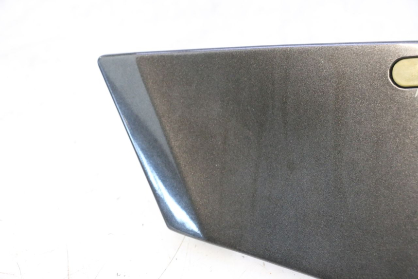 photo de CACHE CHASSIS LATERAL GAUCHE KAWASAKI GPX F ZX750F 750 (1986 - 1990) - Autre angle de vue