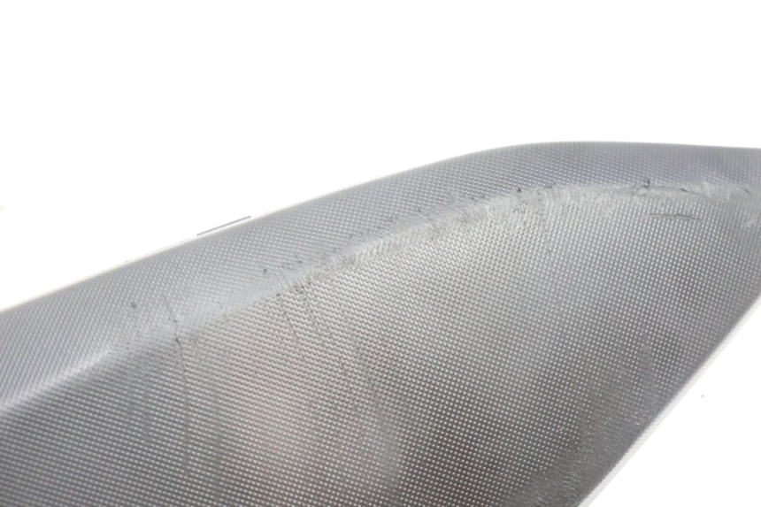photo de CACHE CHASSIS LATERAL GAUCHE YAMAHA N-MAX NMAX 125 (2021 - 2024) - Autre angle de vue