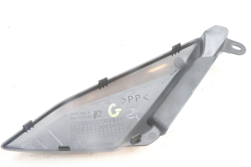 photo de CACHE CHASSIS LATERAL GAUCHE YAMAHA N-MAX NMAX 125 (2021 - 2024) - Points de fixation