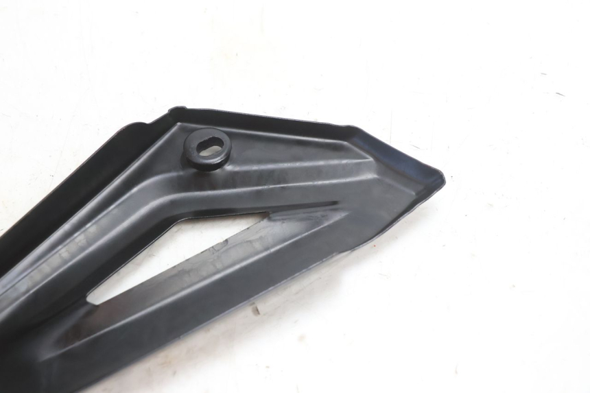 photo de CACHE CHASSIS LATERAL GAUCHE YAMASAKI STREET 50 (2013 - 2018) - État de surface
