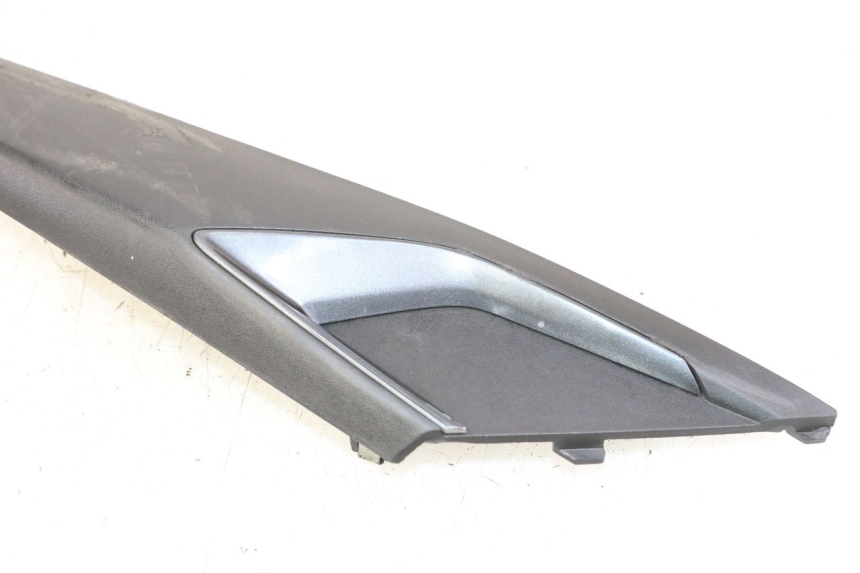 photo de CACHE CHASSIS LATERAL GAUCHE APRILIA SXR 50 (2021 - 2023)