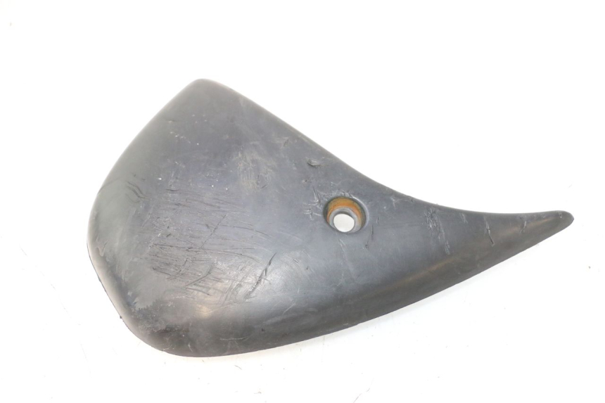 photo de CACHE CHASSIS LATERAL GAUCHE PEUGEOT TREKKER 50 (1995 - 2004) - Détail de la pièce