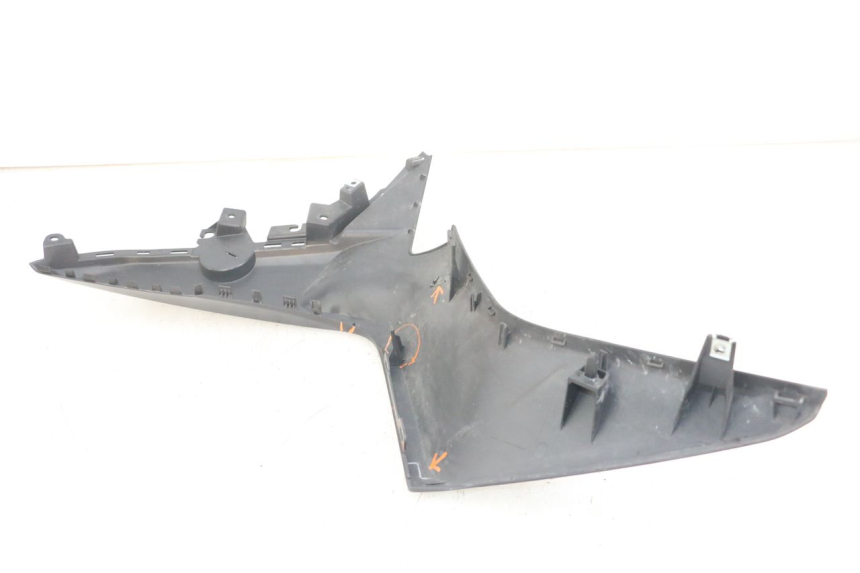 photo de CACHE CHASSIS LATERAL GAUCHE YAMAHA XMAX X-MAX ABS 125 (2017 - 2020)