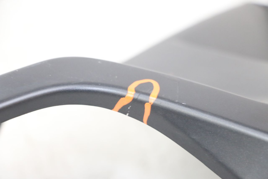 photo de CACHE CHASSIS LATERAL GAUCHE YAMAHA XMAX X-MAX ABS 125 (2017 - 2020)