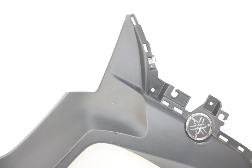 photo de CACHE CHASSIS LATERAL GAUCHE YAMAHA XMAX X-MAX ABS 125 (2017 - 2020)