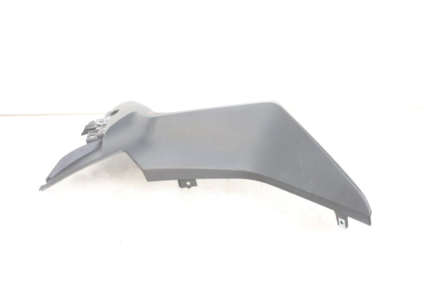 photo de CACHE CHASSIS LATERAL GAUCHE YAMAHA XMAX X-MAX ABS 125 (2017 - 2020)
