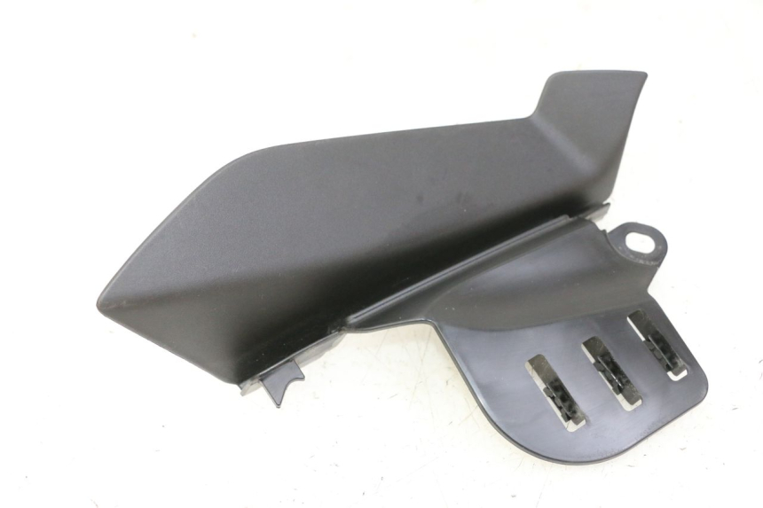 photo de CACHE CHASSIS LATERAL GAUCHE YAMAHA XMAX X-MAX 125 (2021 - 2025)