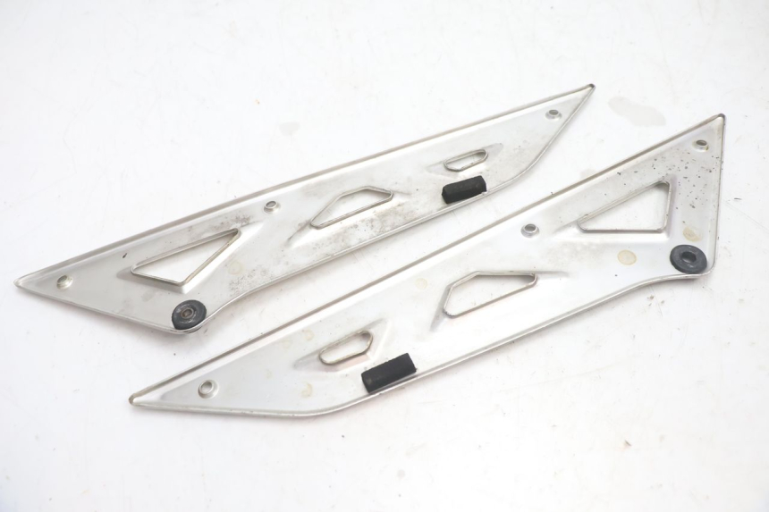 photo de CACHE CHASSIS LATERAL SUZUKI GSX F GSXF 750 (1988 - 1998) - Vue d’ensemble