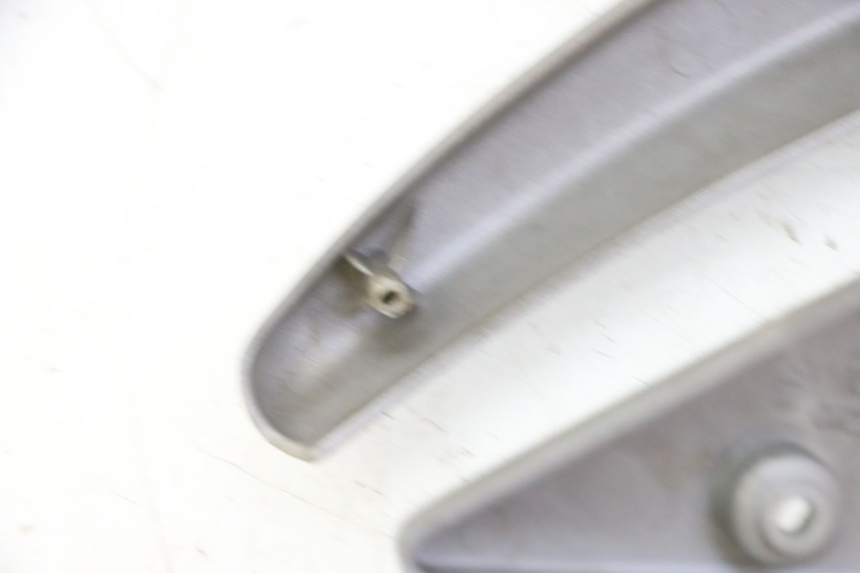 photo de CACHE CHASSIS LATERAL PIAGGIO LIBERTY 125 (1998 - 2008)