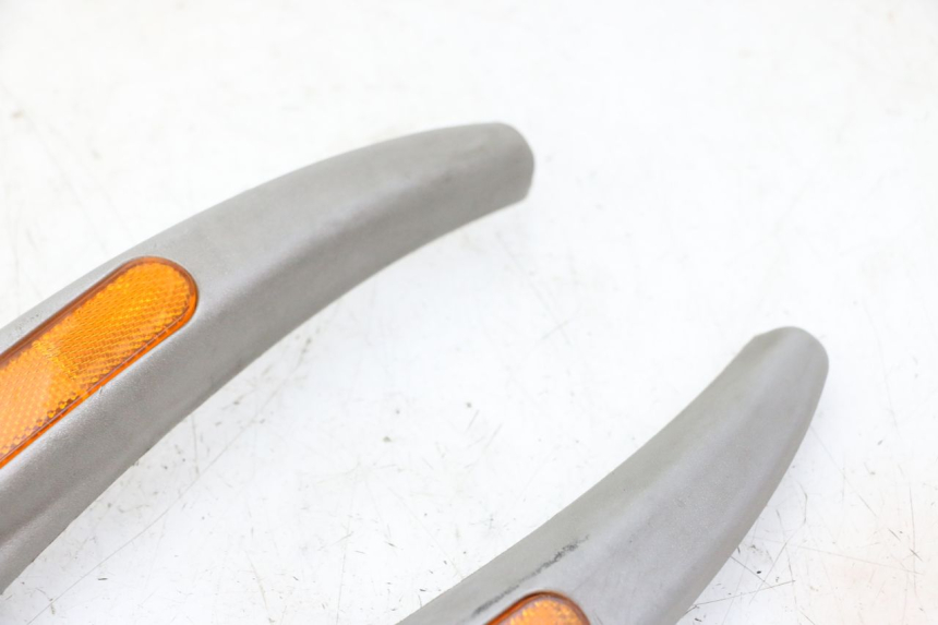 photo de CACHE CHASSIS LATERAL PIAGGIO LIBERTY 125 (1998 - 2008)