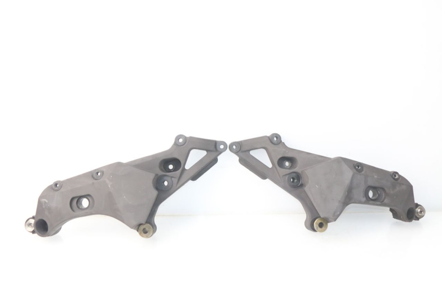 photo de CACHE CHASSIS LATERAL MV AGUSTA BRUTALE R WALLY 910 (2008 - 2008)