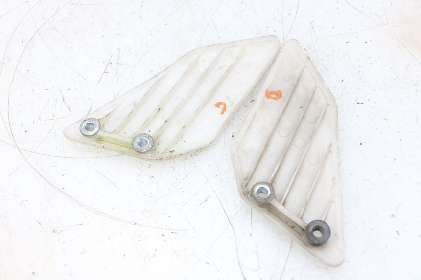 photo de CACHE CHASSIS LATERAL HONDA NSR R 125 (1994 - 2003) - Autre angle de vue