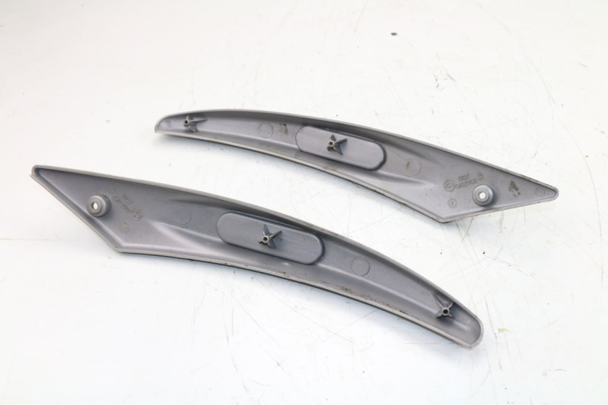 photo de CACHE CHASSIS LATERAL PIAGGIO LIBERTY 2T 50 (2009 - 2013)