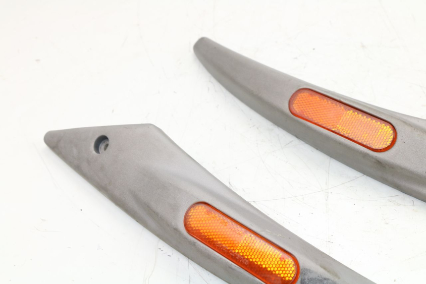 photo de CACHE CHASSIS LATERAL PIAGGIO LIBERTY 2T 50 (2009 - 2013)