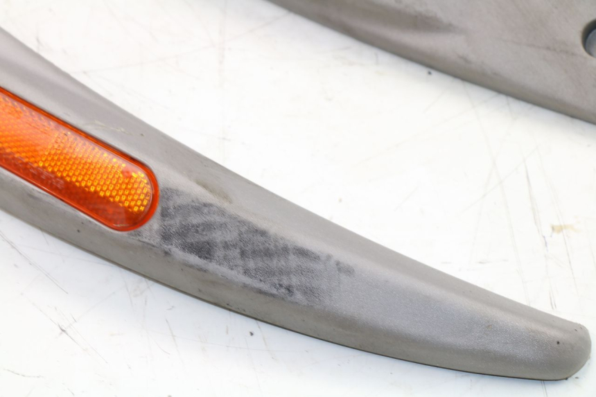 photo de CACHE CHASSIS LATERAL PIAGGIO LIBERTY 2T 50 (2009 - 2013)