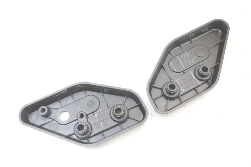photo de CACHE CHASSIS LATERAL ROYAL ENFIELD SCRAM 411 (2022 - 2024) - Gros plan technique