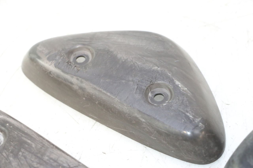 photo de CACHE CHASSIS LATERAL YAMAHA SLIDER 50 (1999 - 2004) - Détails caractéristiques