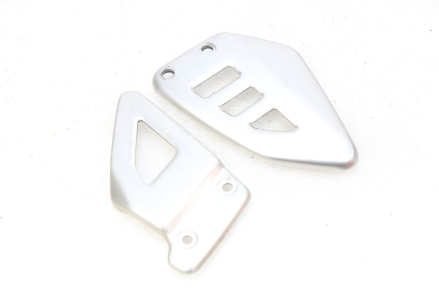 photo de CACHE CHASSIS LATERAL SUZUKI SV N 650 (1999 - 2002)