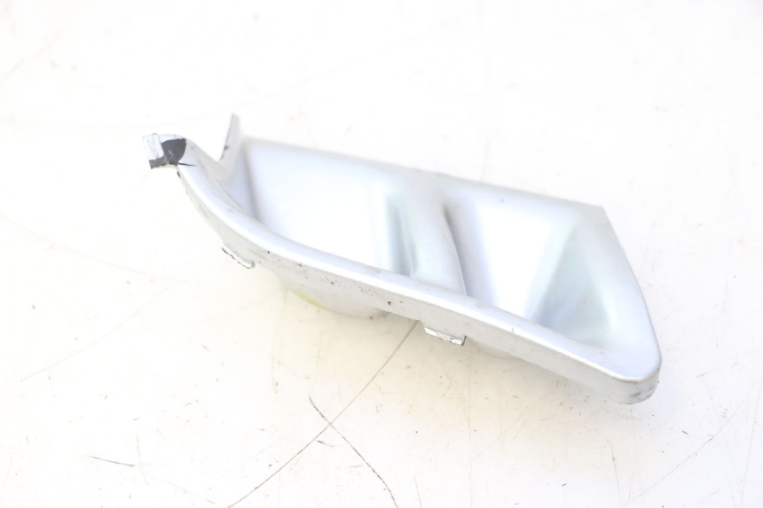 photo de CACHE CHASSIS LATERAL PIAGGIO TYPHOON 50 (1993 - 1999) - Marquages et références