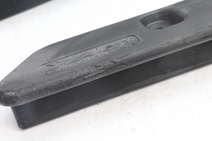 photo de CACHE CHASSIS LATERAL YAMAHA WAVE RUNNER GP R 1200 (2000 - 2003) - Vue d’ensemble