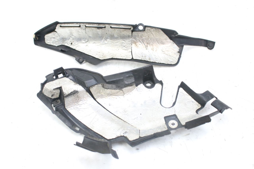 photo de CACHE CHASSIS LATERAL YAMAHA YZF R1 1000 (2007 - 2008)