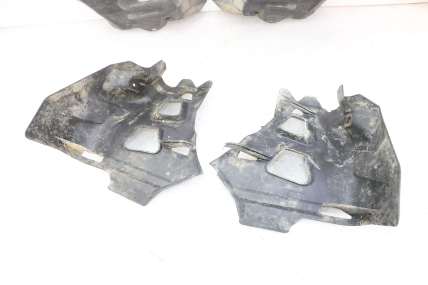 photo de CACHE CHASSIS LATERAL YAMAHA YFM GRIZZLY 550 (2008 - 2015)